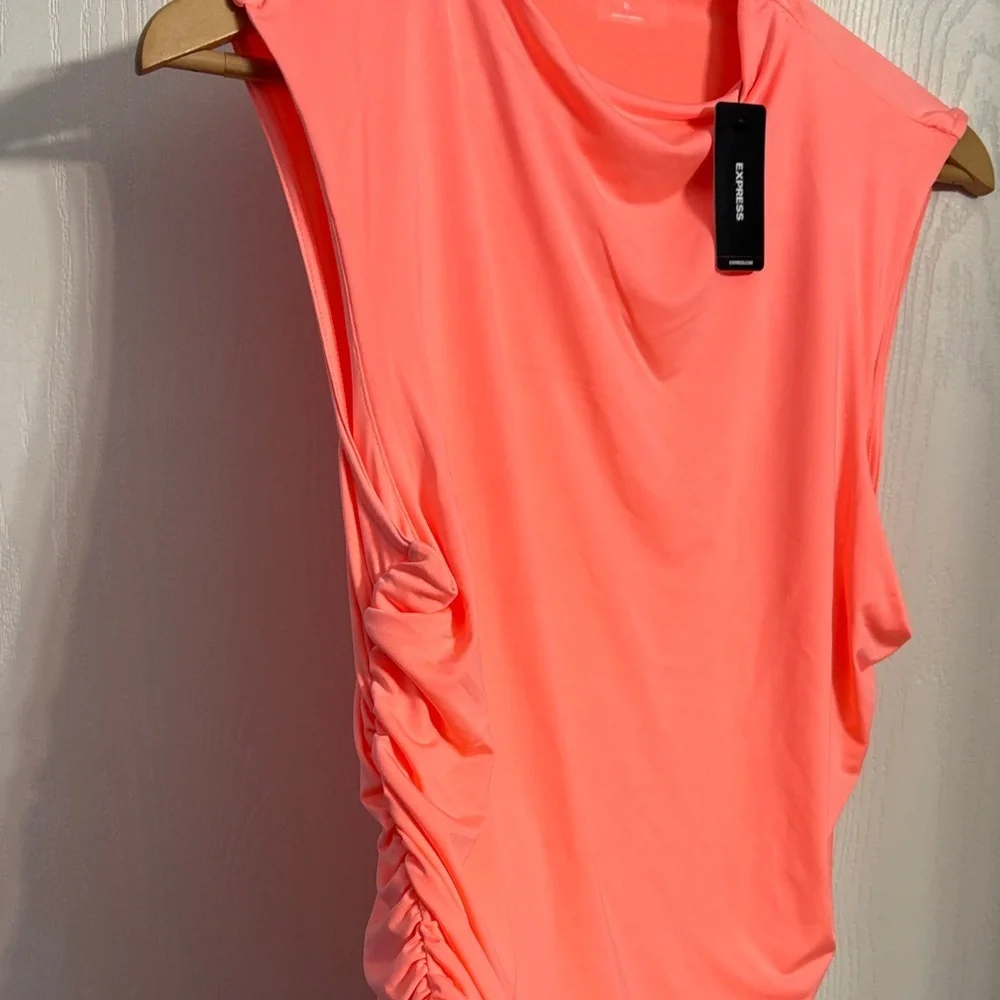 Express Coral Sleeveless Tank - Picture 4 of 7